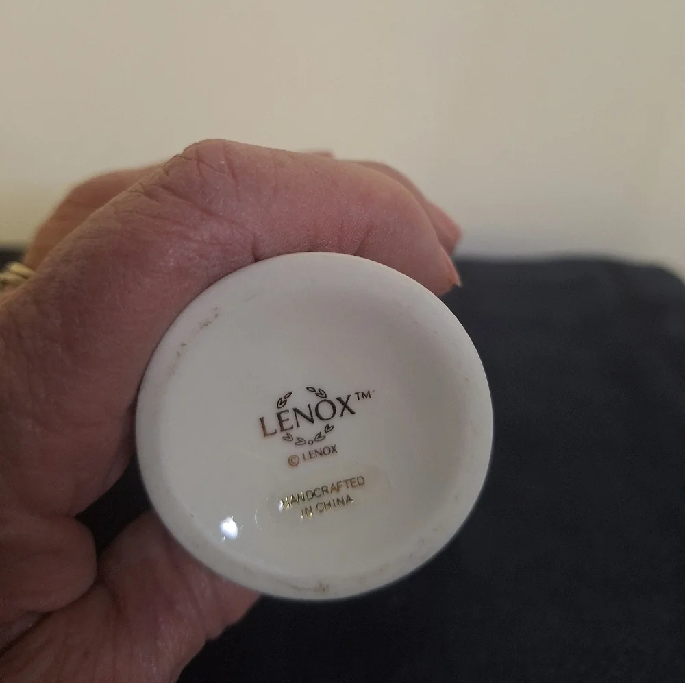 Lenox White Ceramic Vase with Raised Floral Motif and Gold Trim 6